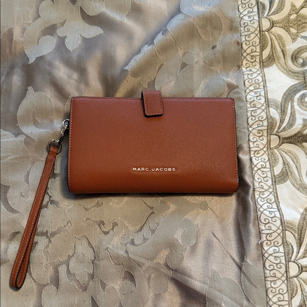 Marc Jacobs Tan Wristlet Clutch